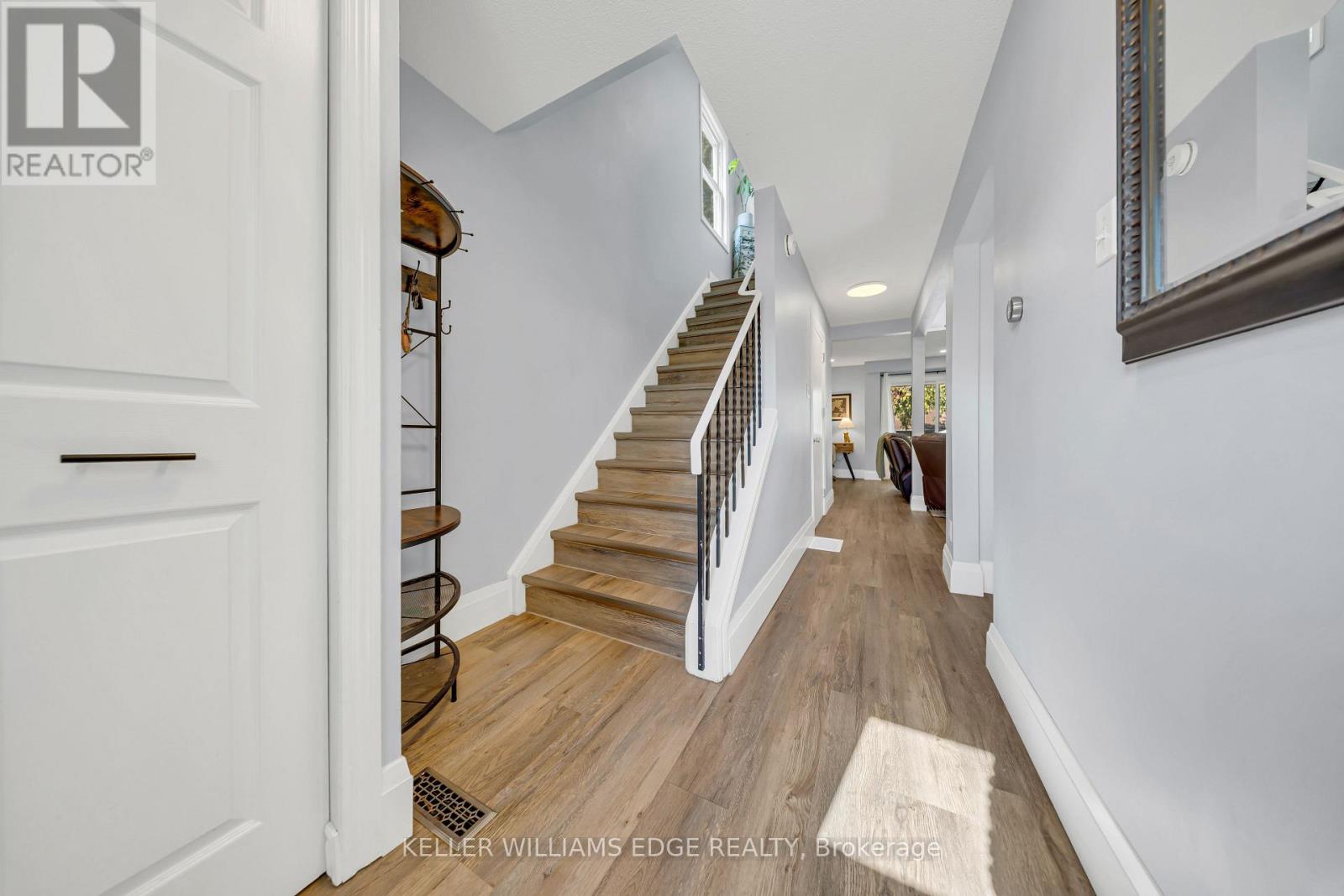 195 FIFE ROAD, Guelph (Willow West/Sugarbush/West Acres) — photo 4
