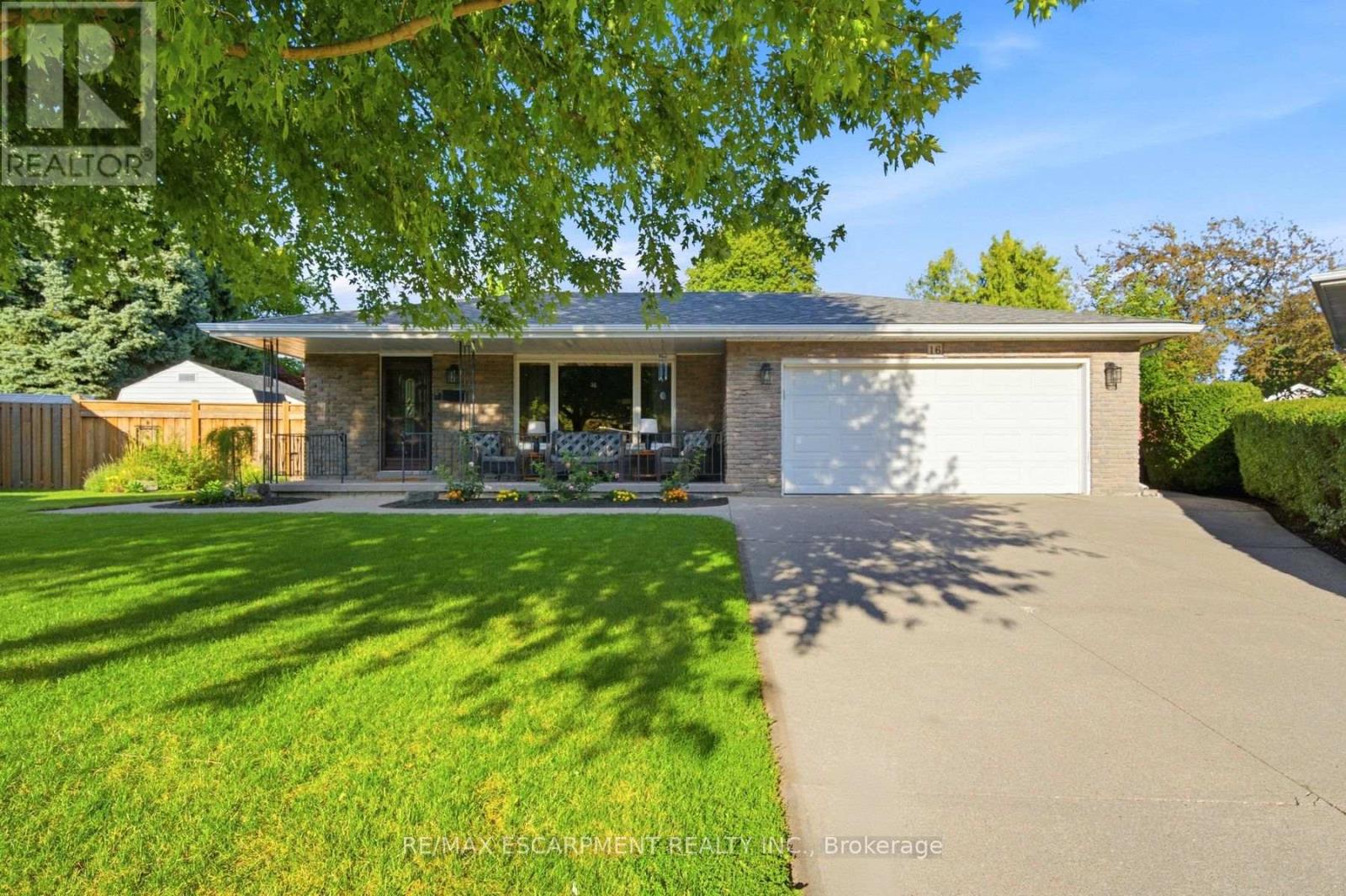 16 REDWOOD COURT, Hamilton (Stoney Creek) — photo 2