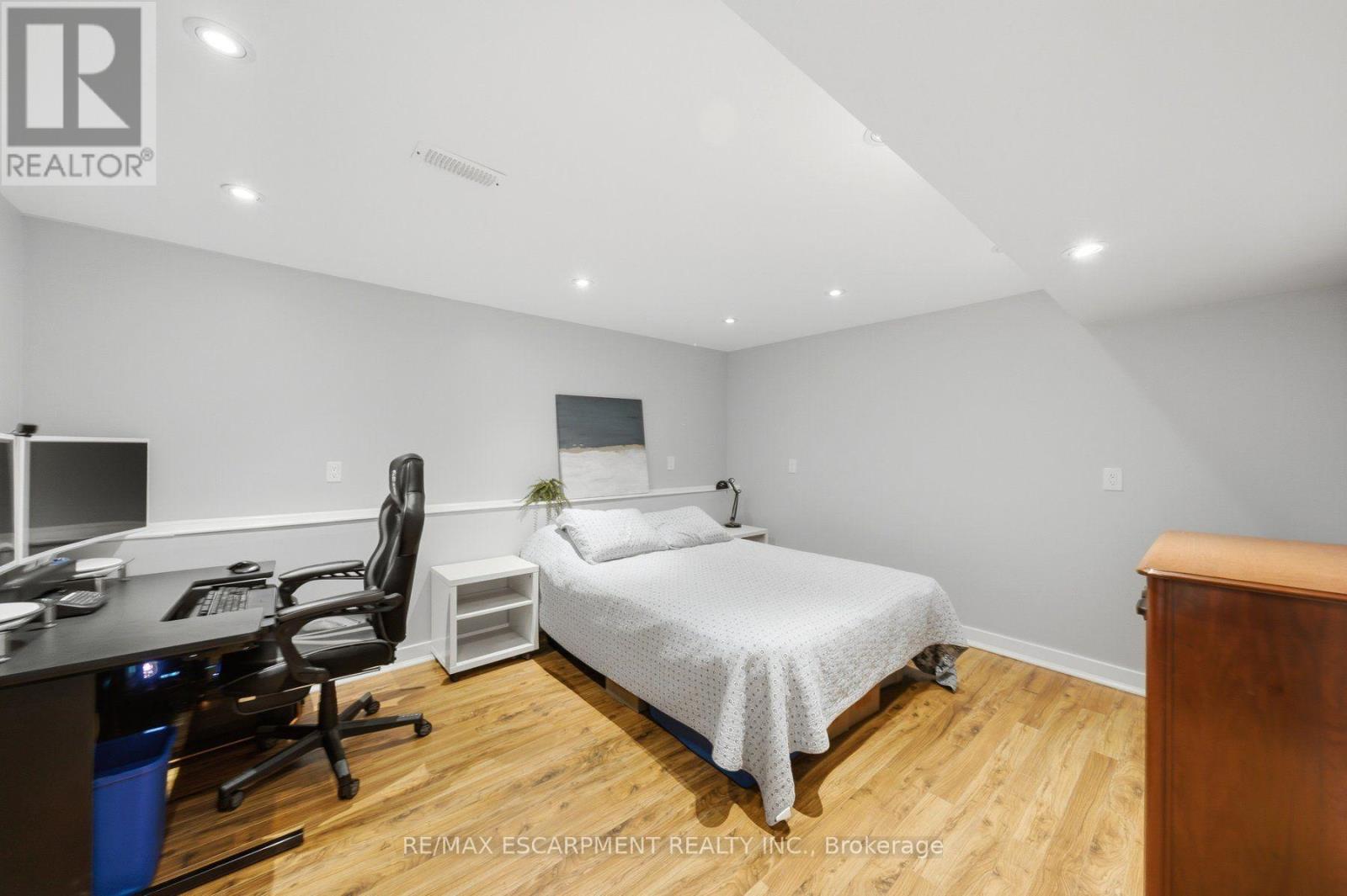 16 Redwood Court, Hamilton, ON photo 27