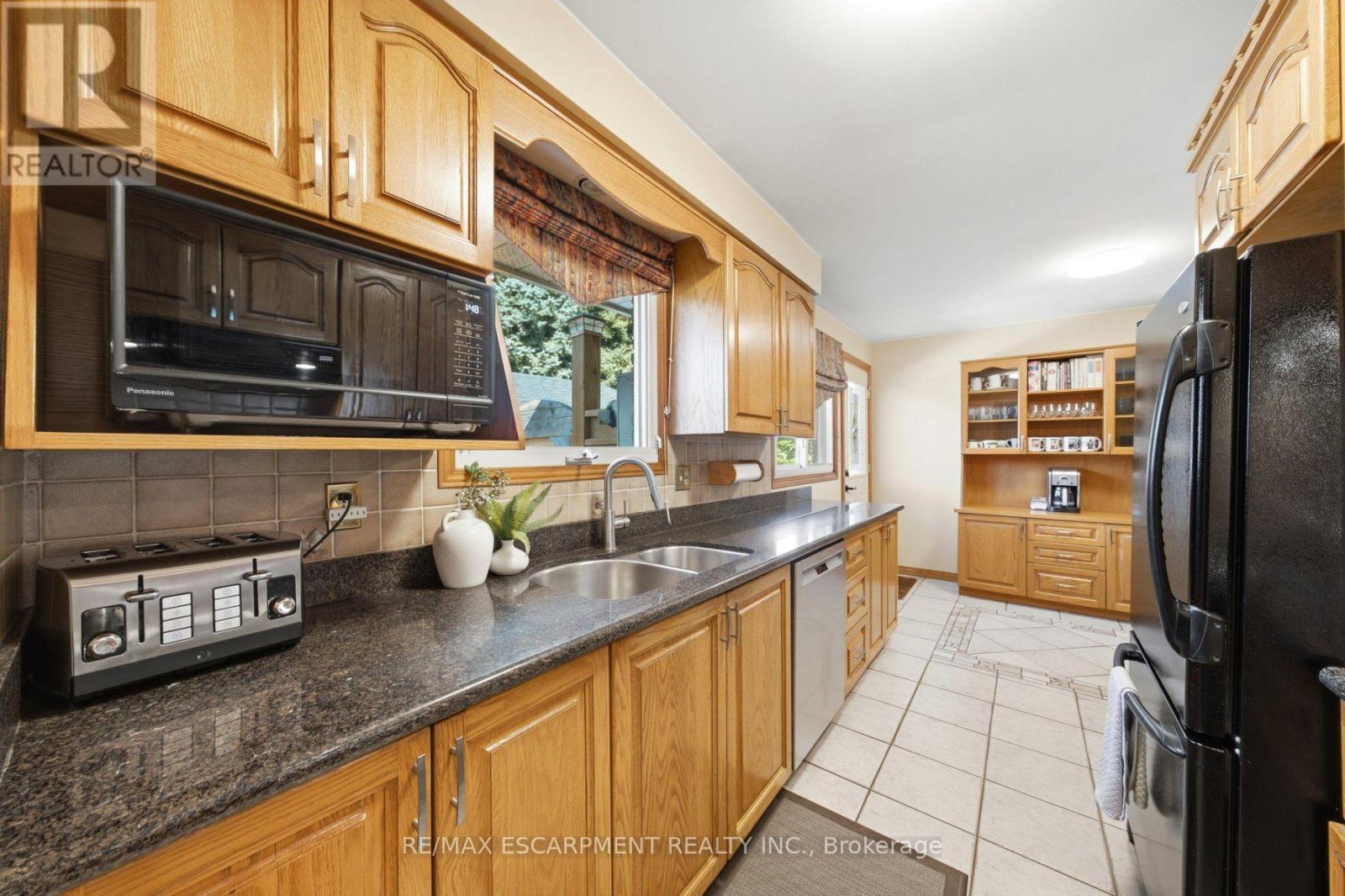 16 REDWOOD COURT, Hamilton (Stoney Creek) — photo 5