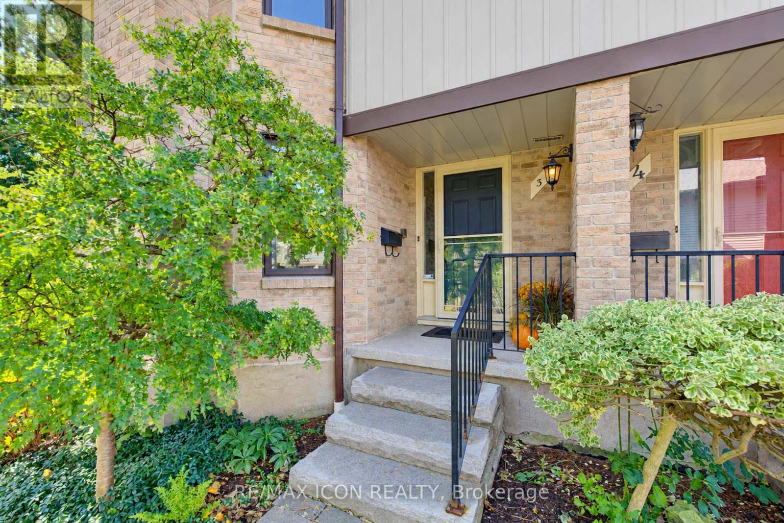 3 - 406 CRAIGLEITH DRIVE — photo 1