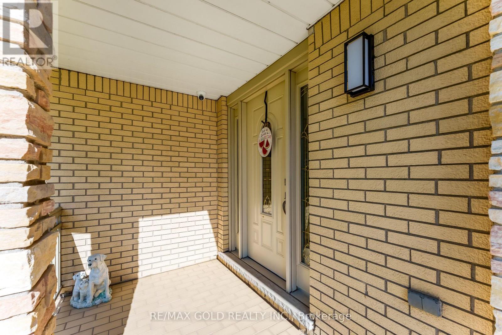 2047 Hamilton Road, London South, ON photo 3