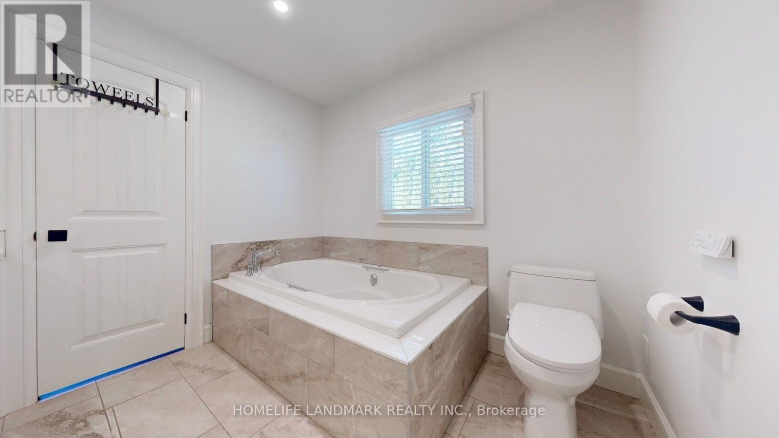 208 Lakeshore Drive — photo 24