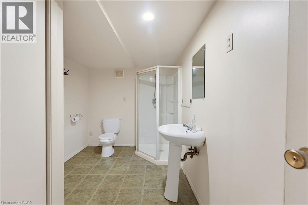 34 FIELDING Crescent - 23