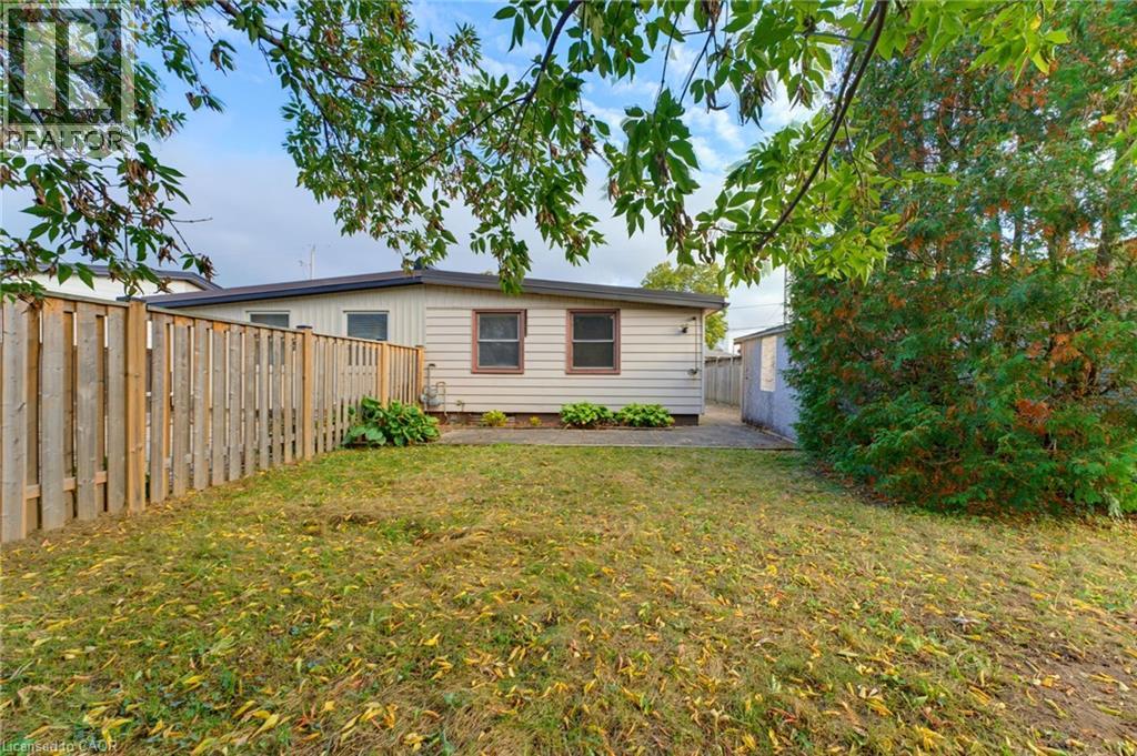 34 FIELDING Crescent - 33