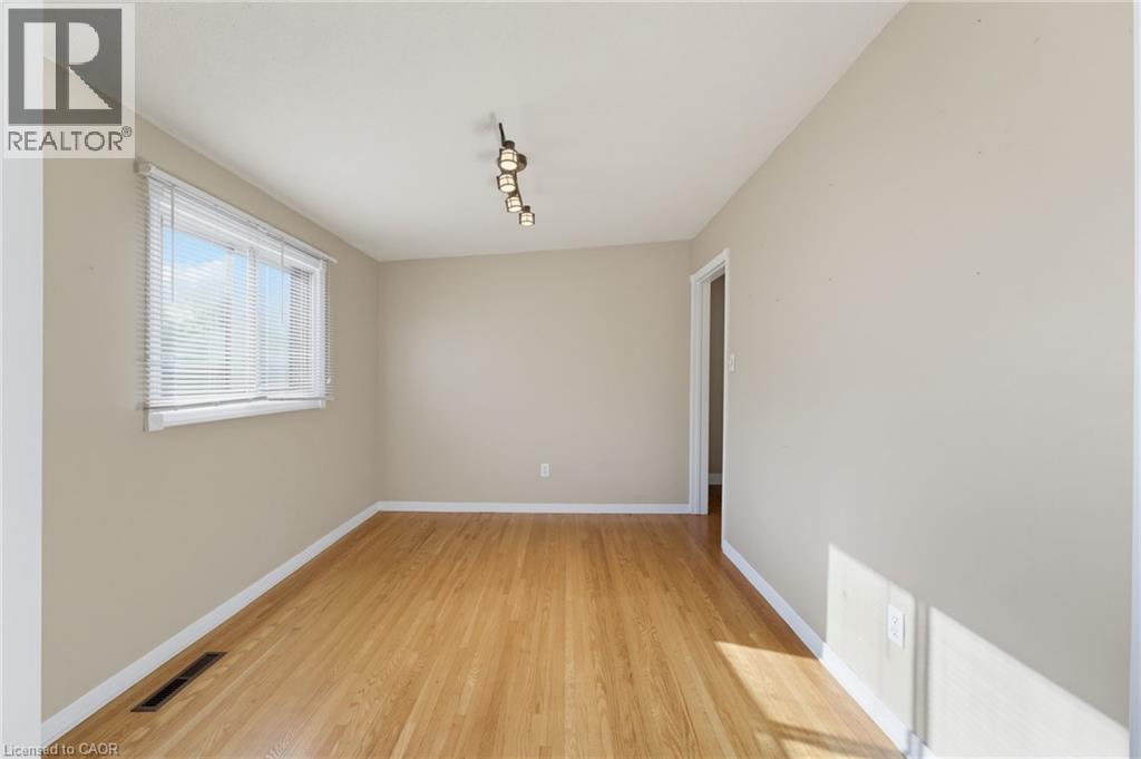 34 FIELDING Crescent - 9
