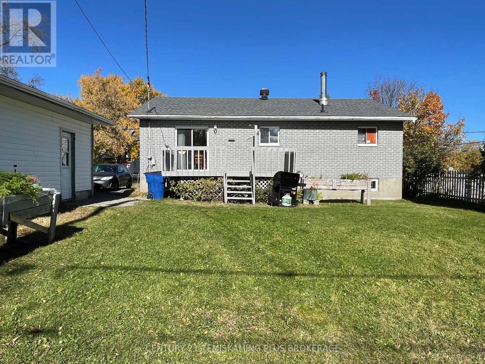 401 LAKEVIEW AVENUE S - 8