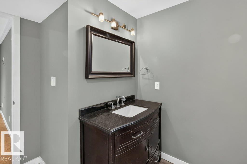 9742 88 AV NW, Edmonton — photo 34