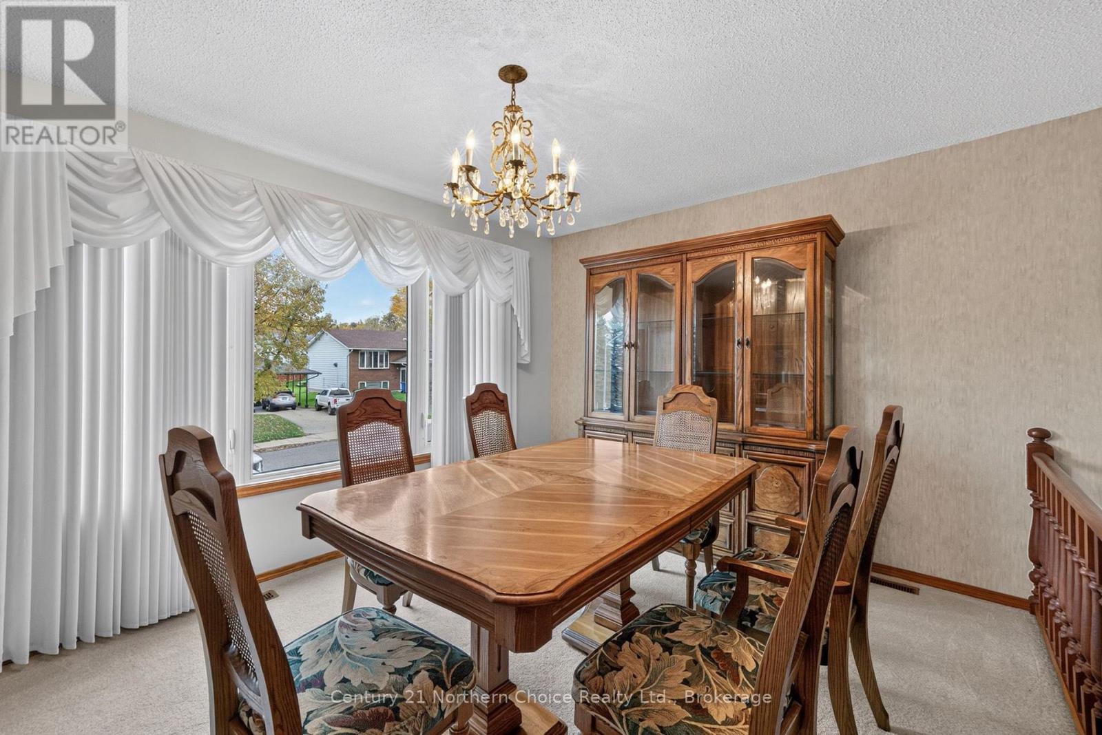 25 Cambrian Drive — photo 14