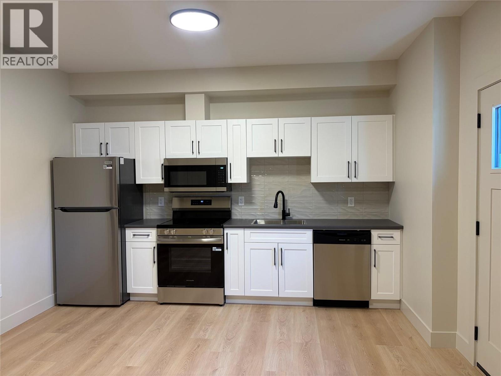 485 Sheila Crescent - 41