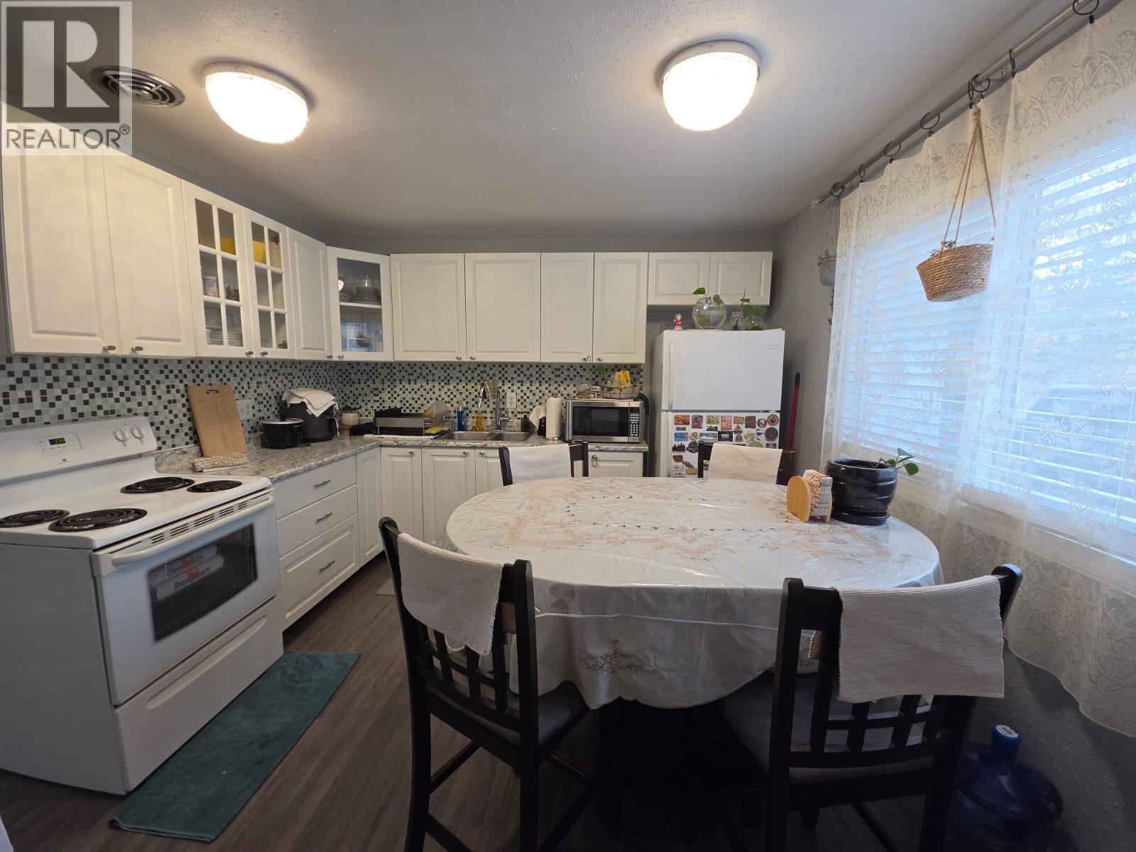 #126 5100 53 Street SW - 9