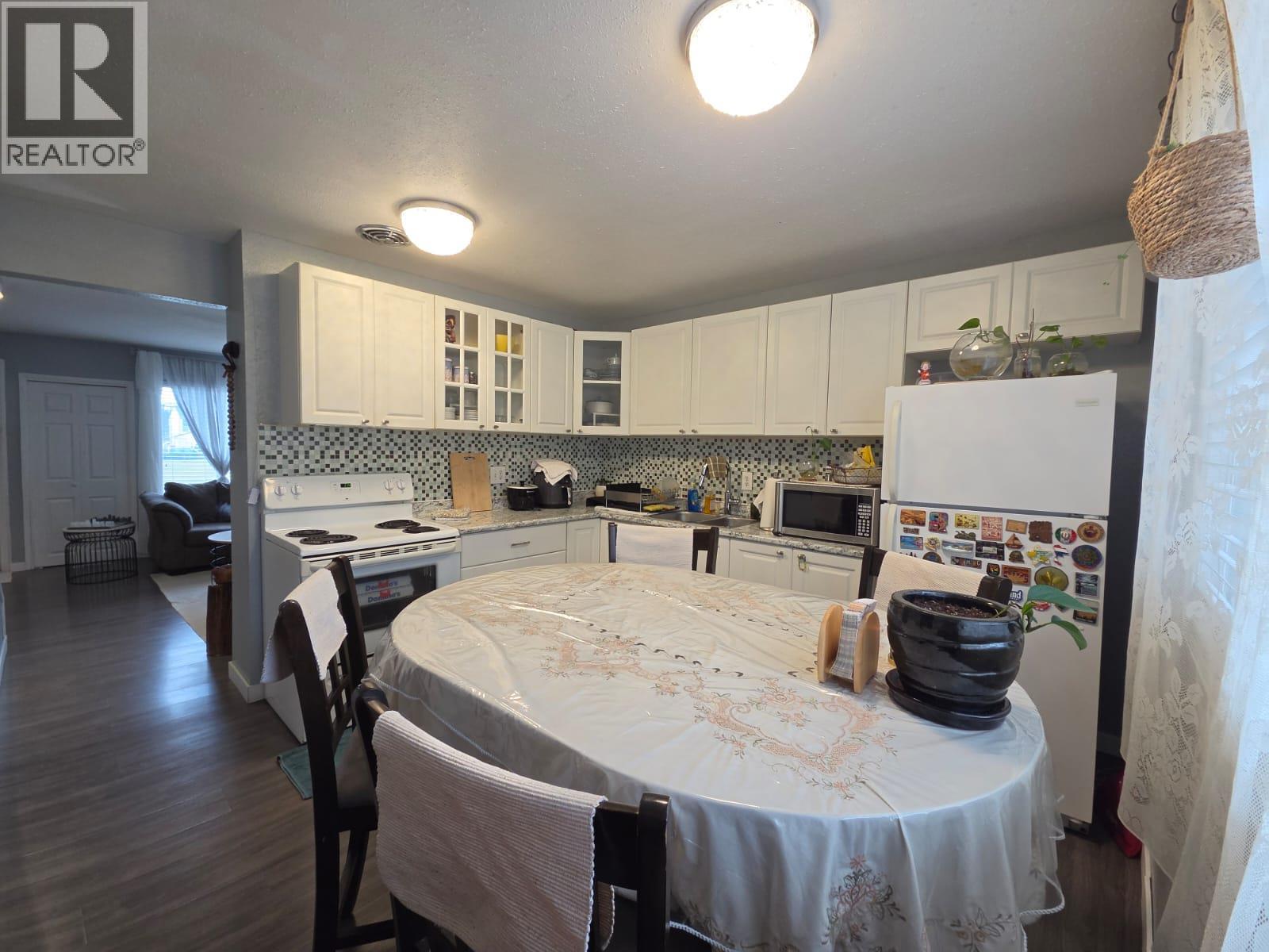 #126 5100 53 Street SW - 11