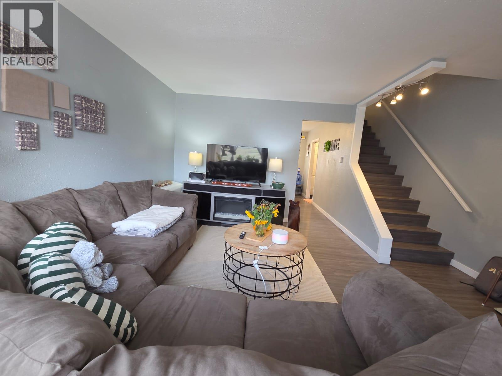 #126 5100 53 Street SW - 6