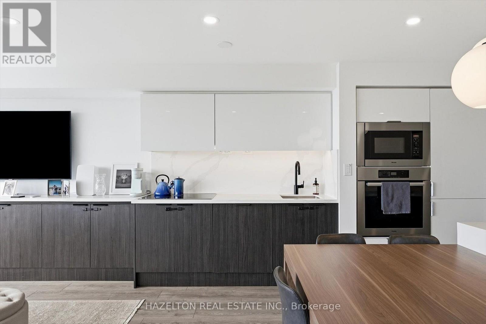 151 Dan Leckie Way — photo 16