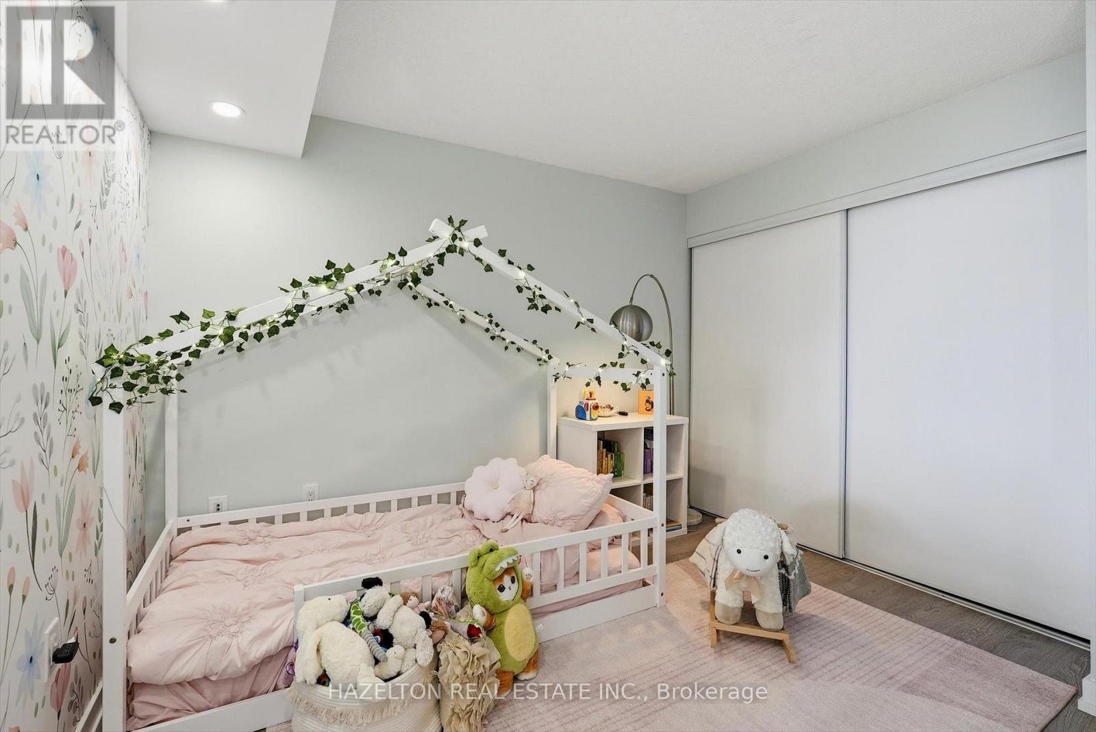 151 Dan Leckie Way — photo 27