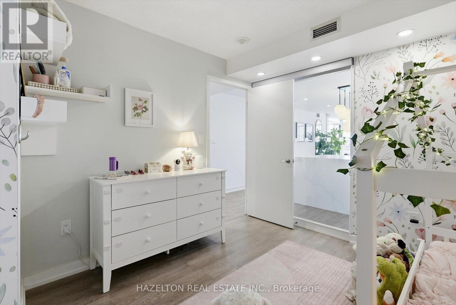151 Dan Leckie Way — photo 30