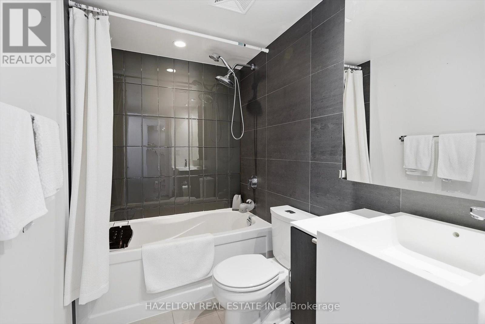 151 Dan Leckie Way — photo 33