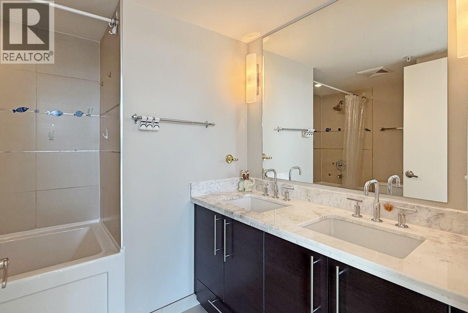 Photo of 1002 6733 BUSWELL STREET 23