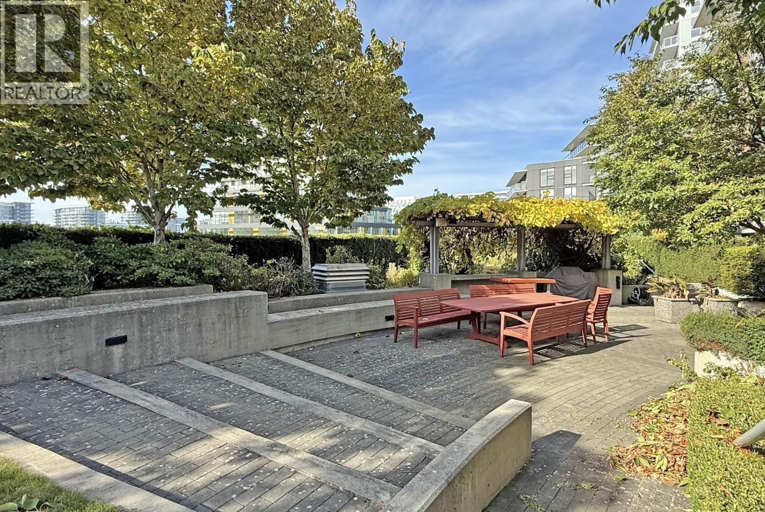Photo of 1002 6733 BUSWELL STREET 28