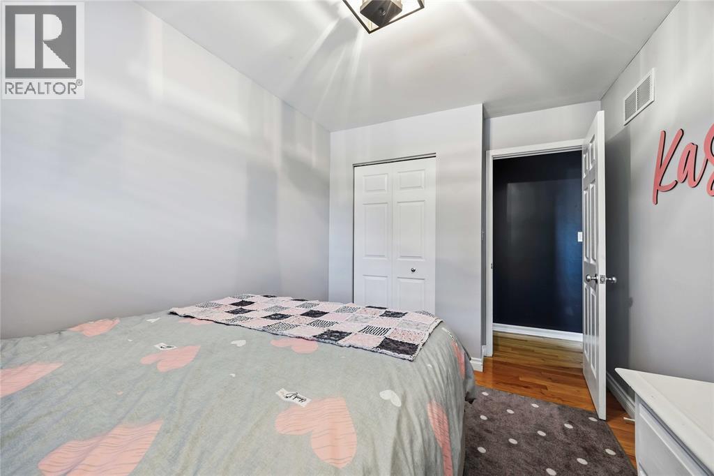 409 HUXLEY AVENUE - 19
