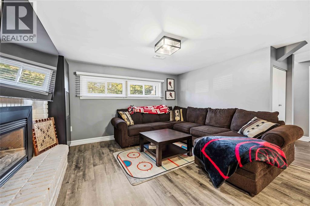409 HUXLEY AVENUE - 24