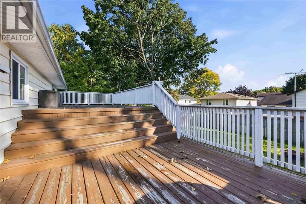 409 HUXLEY AVENUE - 32