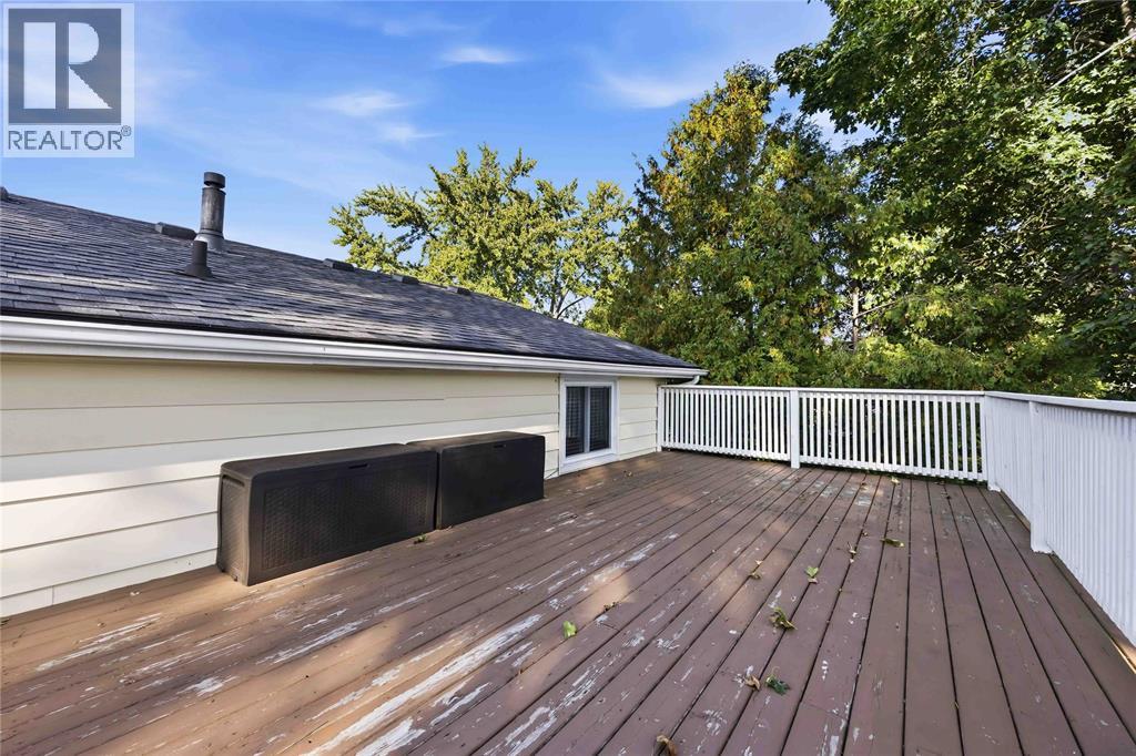 409 HUXLEY AVENUE - 33