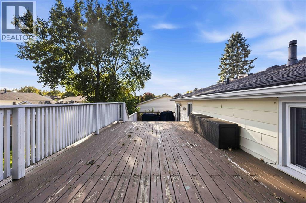 409 HUXLEY AVENUE - 34