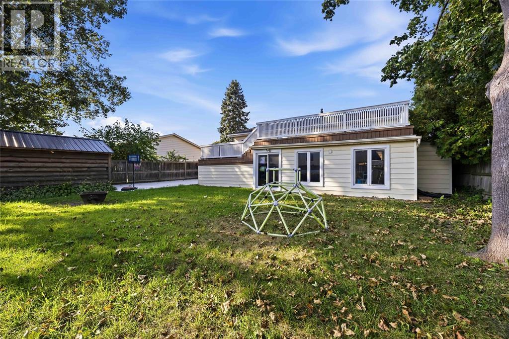 409 HUXLEY AVENUE - 40