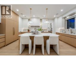 8940 Fairdell Place, Richmond, BC V7C3Y3 Photo 16
