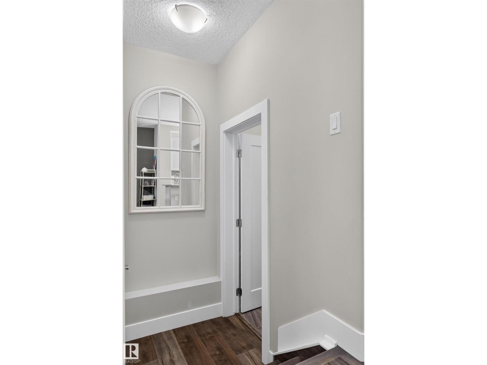 798 Berg Loop, photo 23
