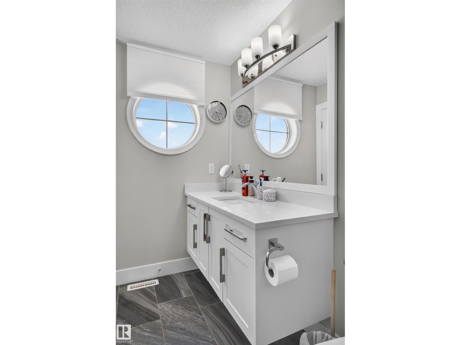 798 Berg Loop, photo 40