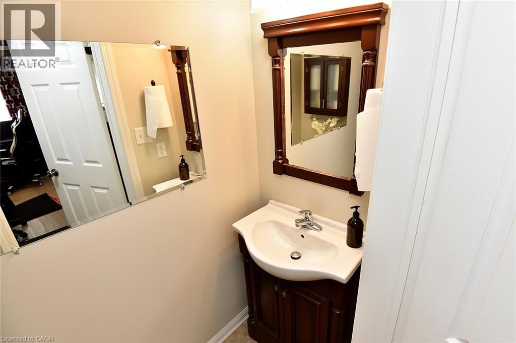 3185 Walkers Line — photo 11