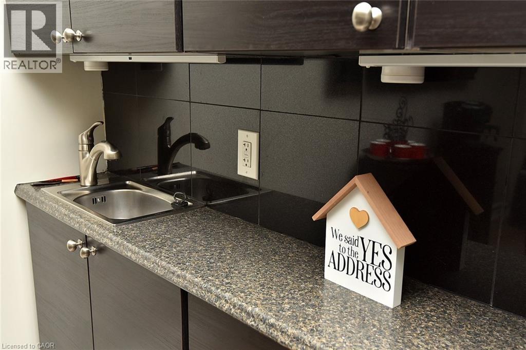 3185 Walkers Line — photo 16