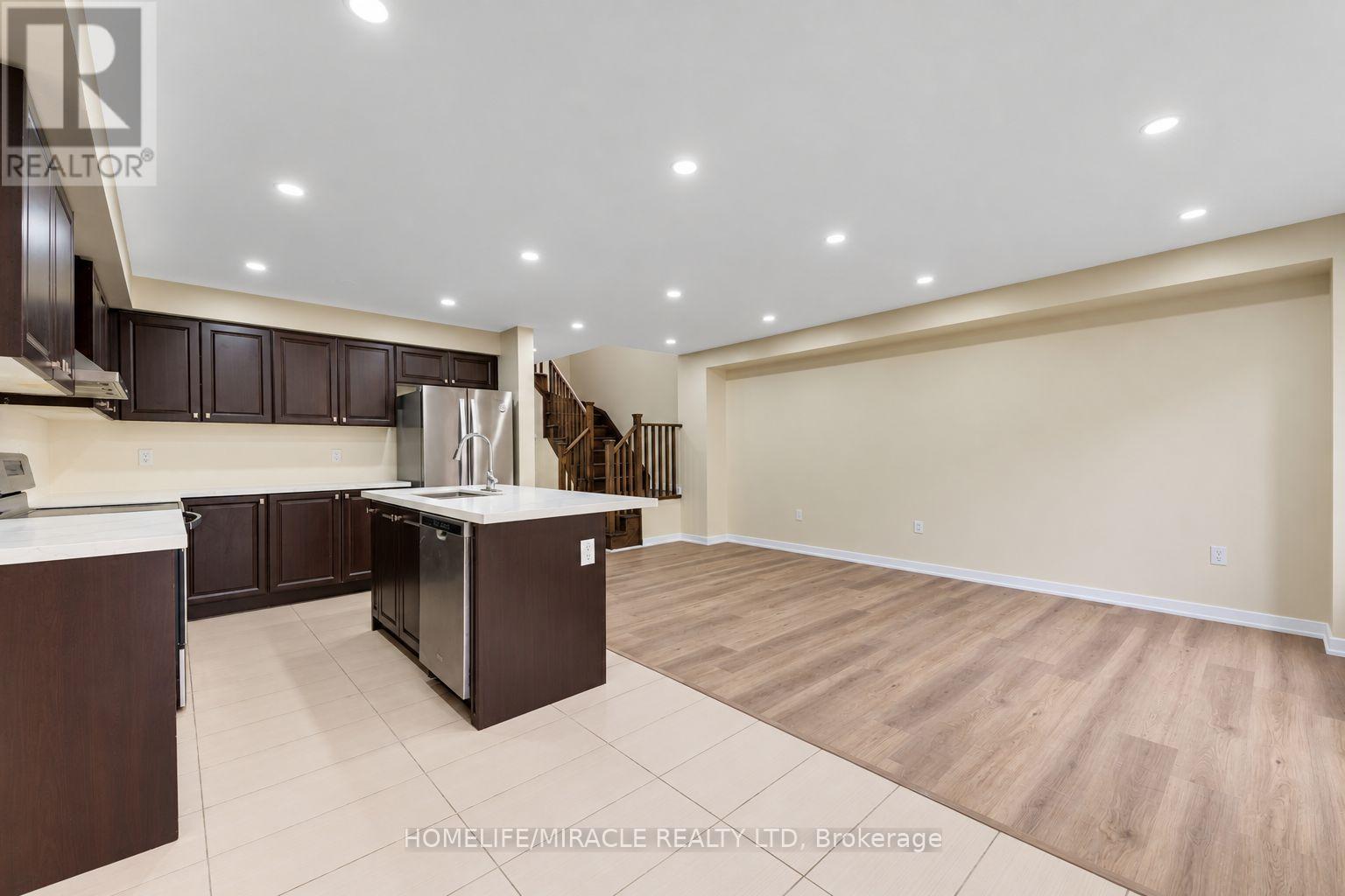 15 Bradshaw Drive, Hamilton, ON photo 16