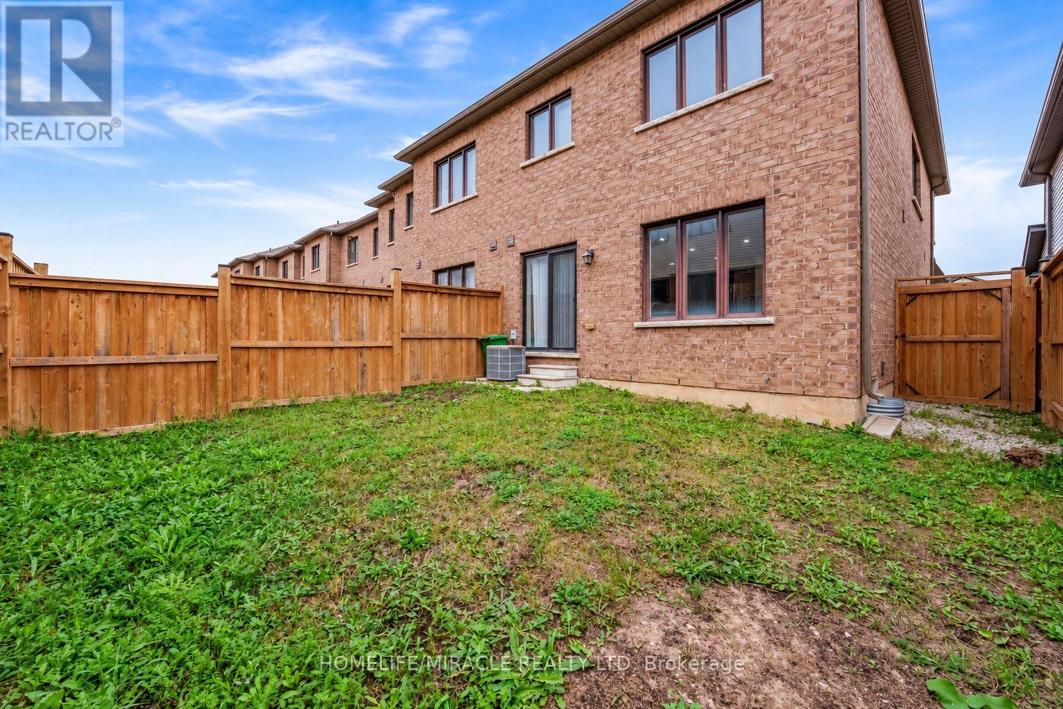15 BRADSHAW DRIVE - 32