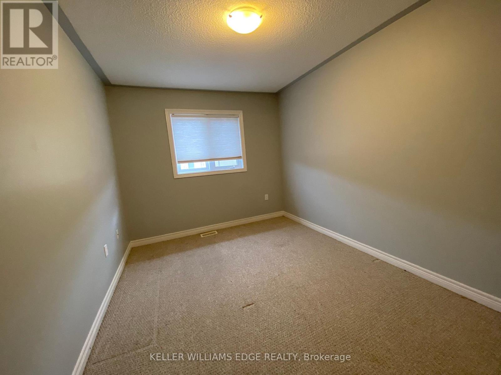 90 Bloom Crescent — photo 14