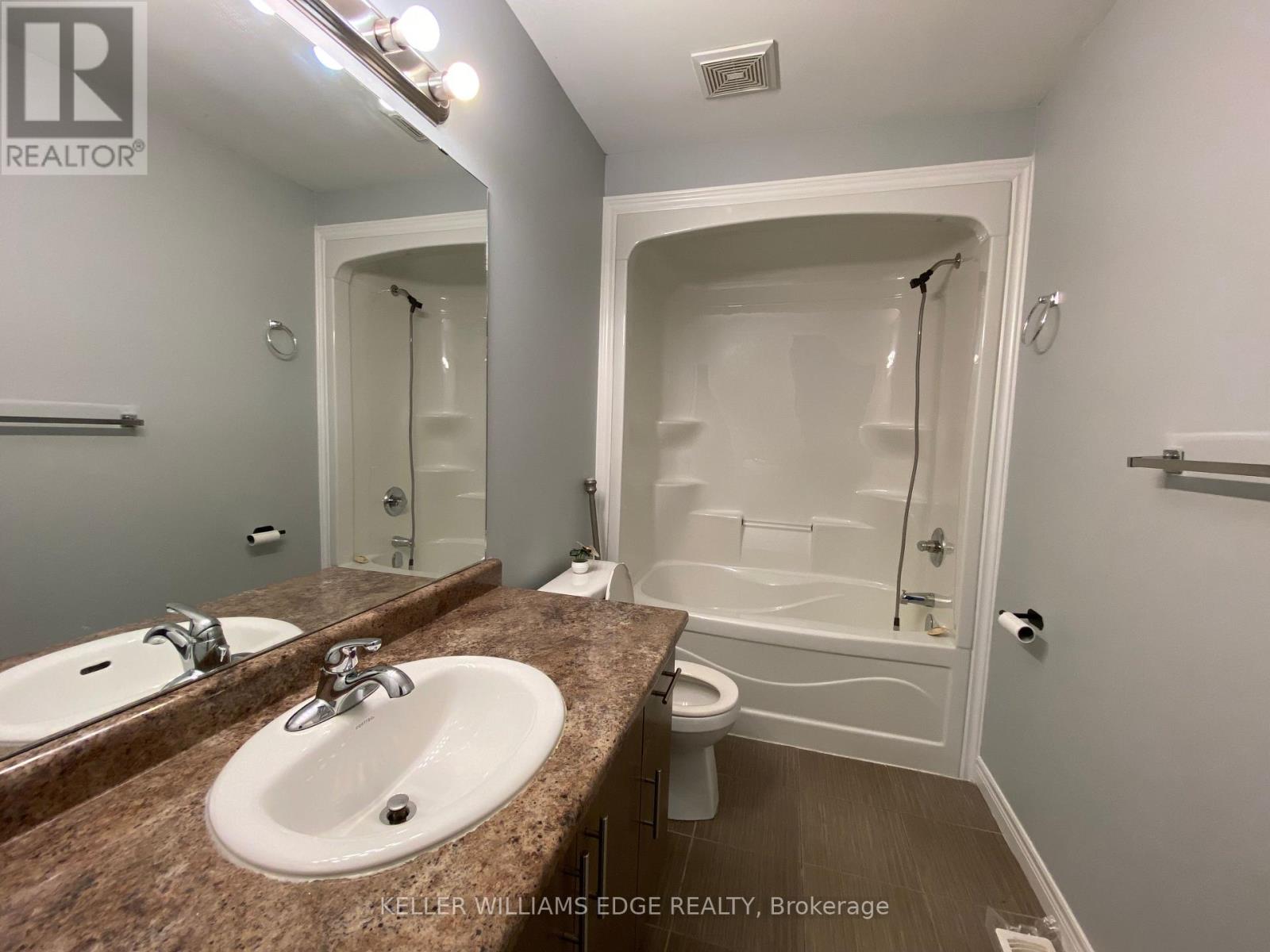 90 Bloom Crescent — photo 16
