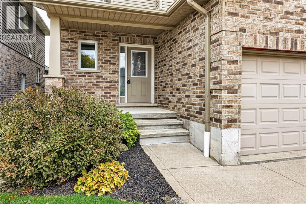 1028 ALBERNI Road, Woodstock — photo 8