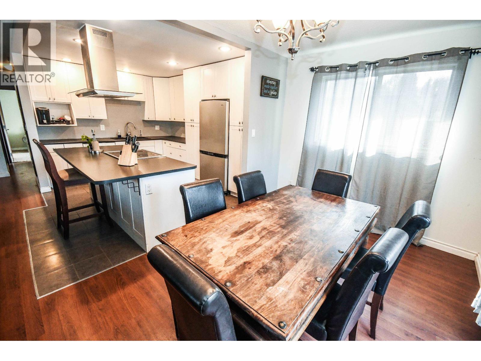 122 DUNCAN PLACE - 10