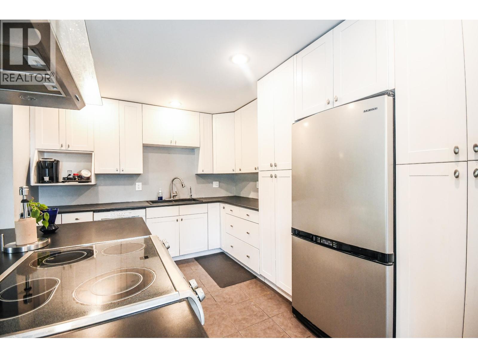 122 DUNCAN PLACE - 12