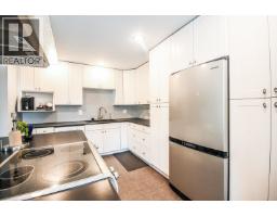 Photo 12 of 35, 122 DUNCAN PLACE · Prince George, BC