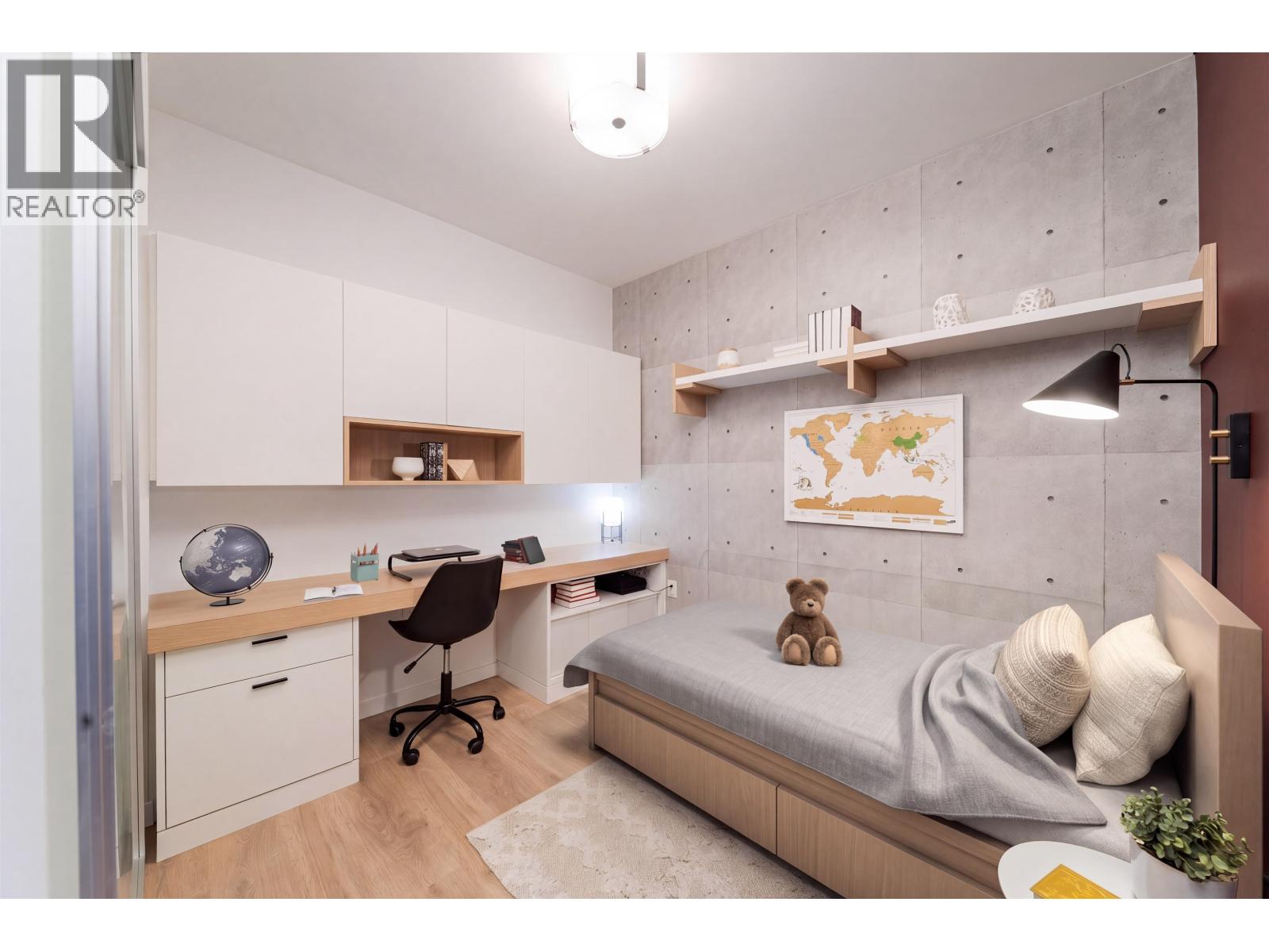 Photo of 517 725 MARINE DRIVE 17
