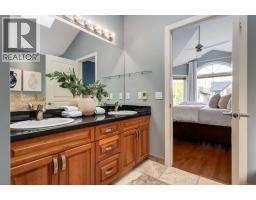 1527 18 Avenue NW - photo 28