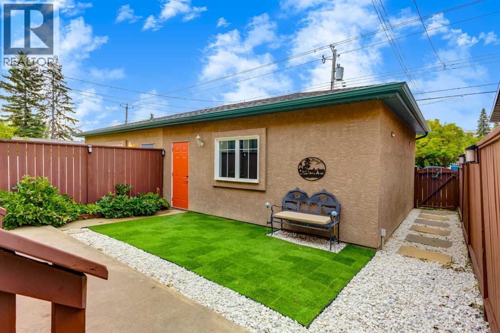 1527 18 Avenue NW - 45