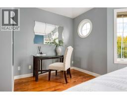 1527 18 Avenue NW - photo 24