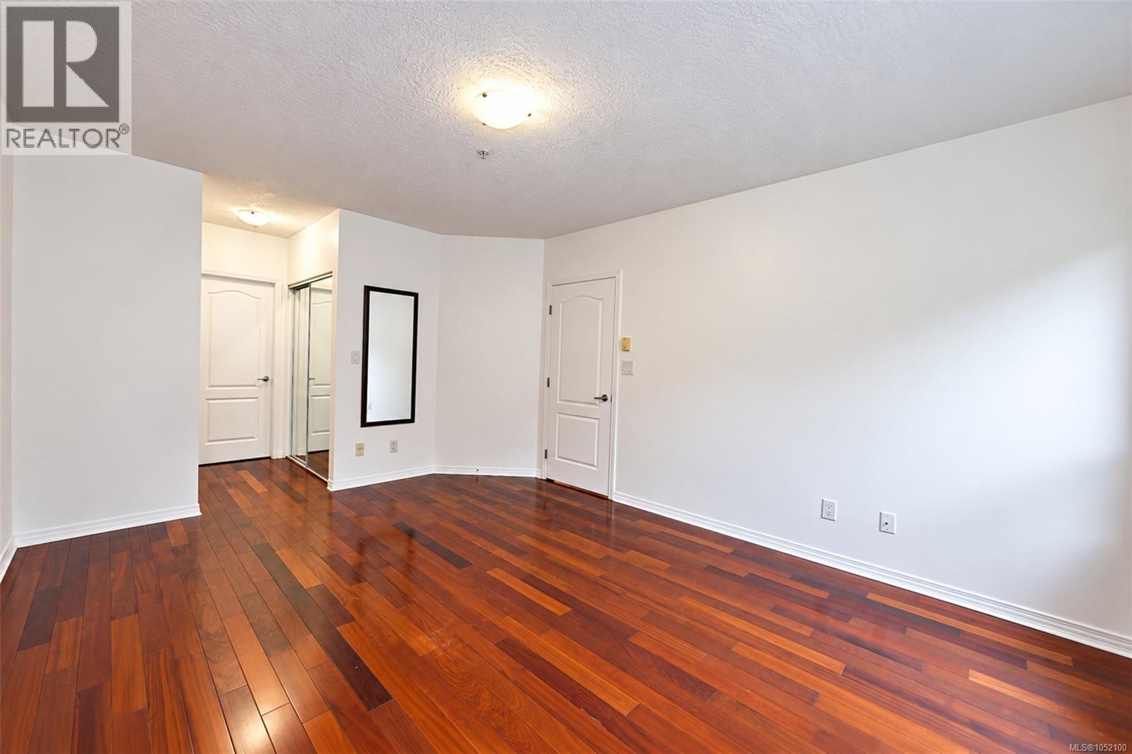#109 380 Waterfront Cres - 13