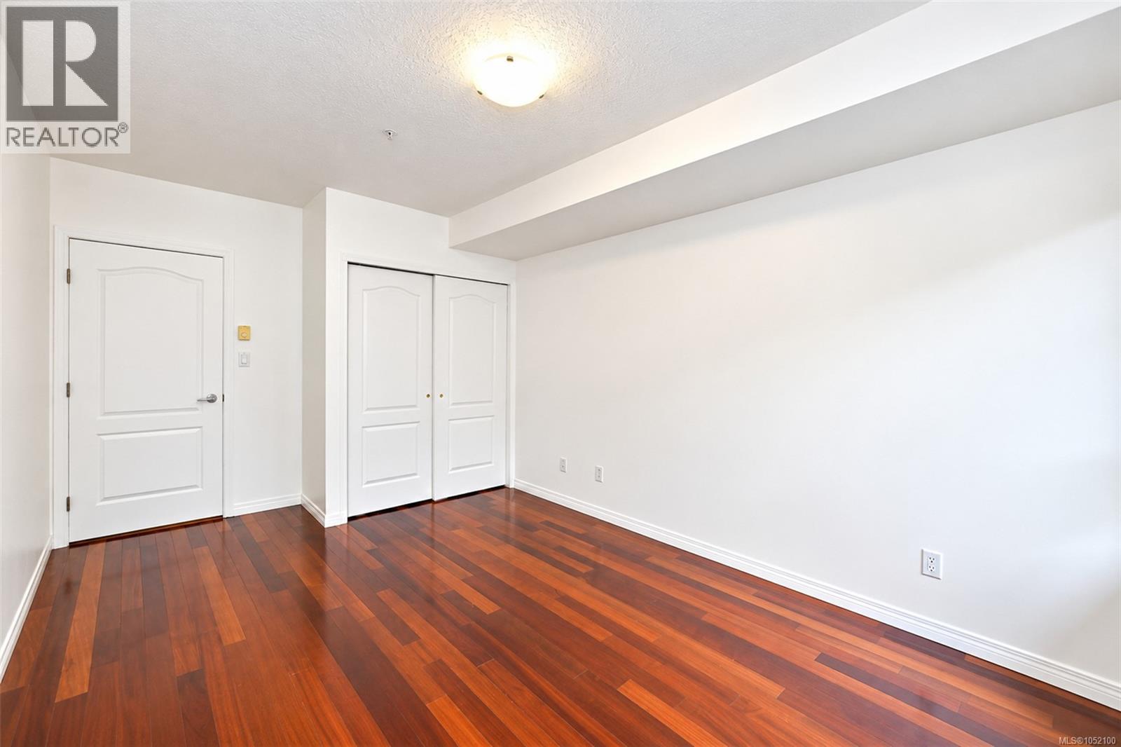 #109 380 Waterfront Cres - 16