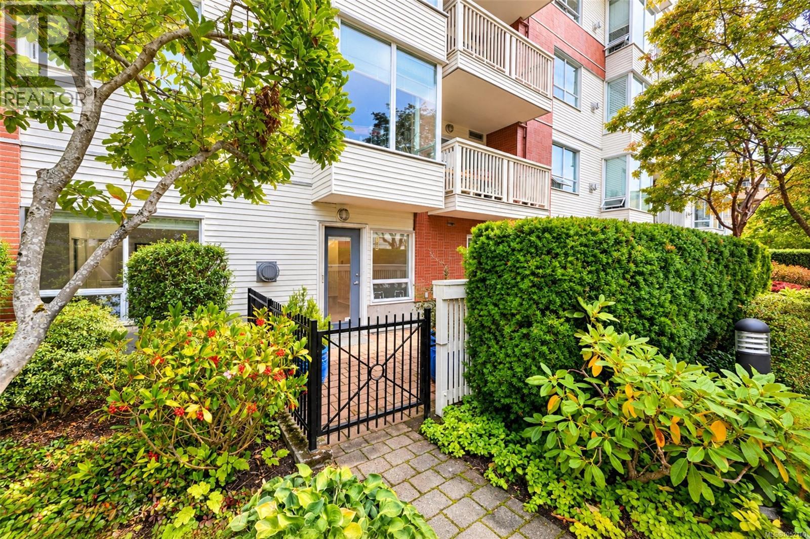 #109 380 Waterfront Cres - 24