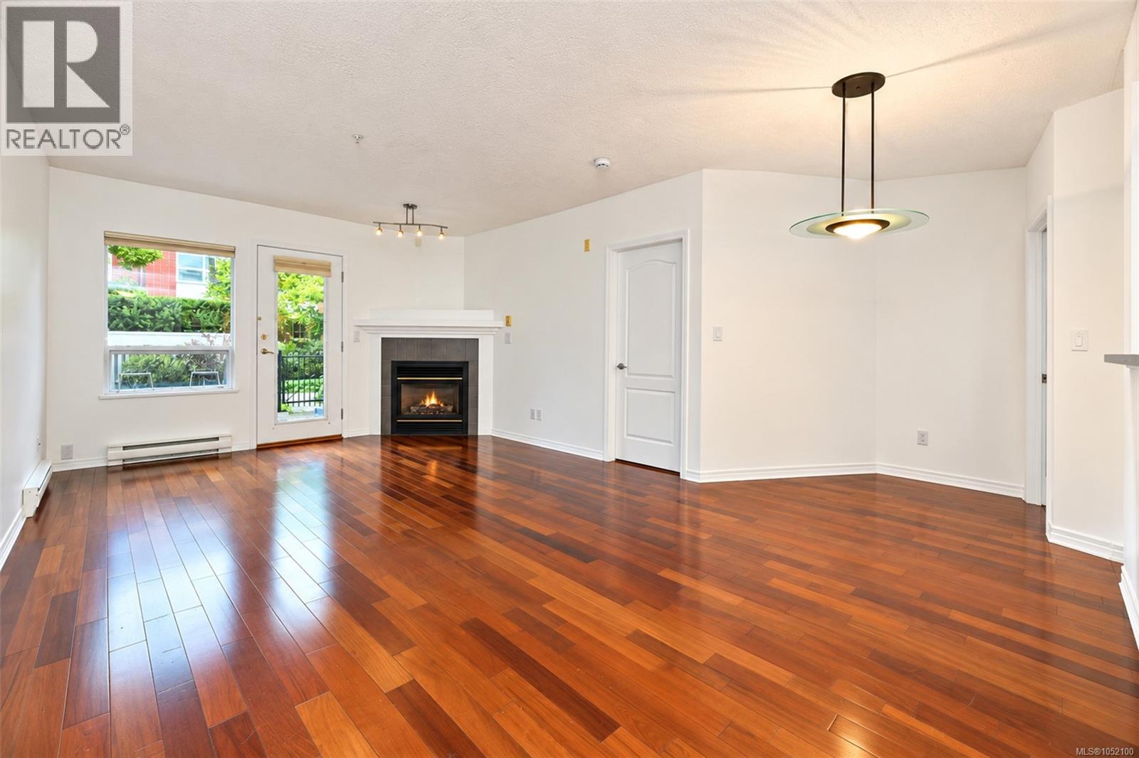 #109 380 Waterfront Cres - 8